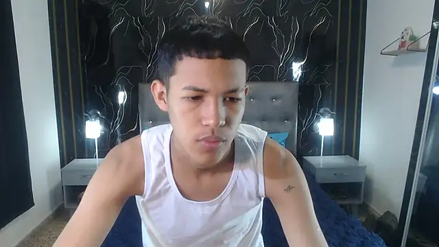 Snapshot of PhillipCox chatting on 28, 5, 2026 PhillipCox online show from 28, 5, 2026