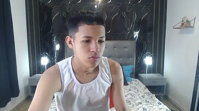 Snapshot of PhillipCox chatting on 25, 5, 2026 PhillipCox online show from 25, 5, 2026