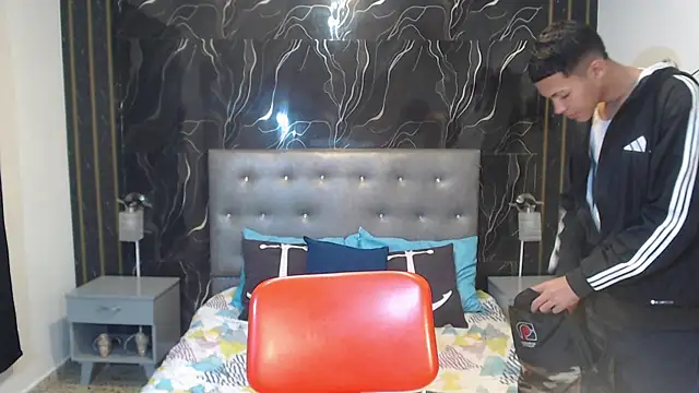 Snapshot of PhillipCox chatting on 22, 5, 2026 PhillipCox online show from 22, 5, 2026