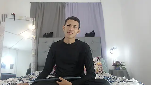 Snapshot of PhillipCox chatting on 17, 6, 2026 PhillipCox online show from 17, 6, 2026