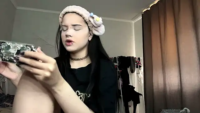 LouisePavlides online show from 10, 5, 2026