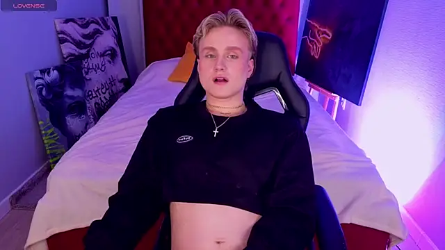 Snapshot of cumboydoll chatting on 6, 5, 2026 cumboydoll online show from 6, 5, 2026