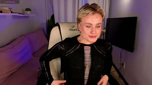 Snapshot of cumboydoll chatting on 5, 5, 2026 cumboydoll online show from 5, 5, 2026