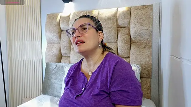 Carolina crus  online show from 7, 6, 2026