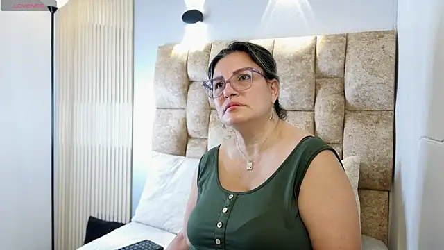 Carolina crus  online show from 13, 6, 2026