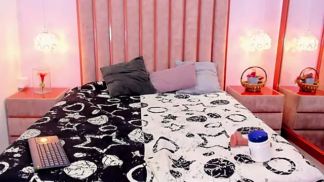 Lucie Red online show from 6, 6, 2026