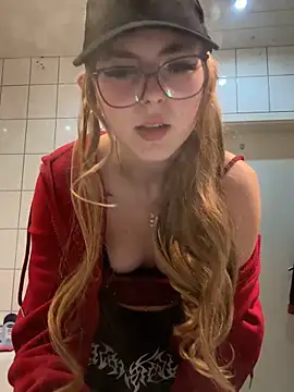 Snapshot of Lina-420 chatting on 3, 5, 2026 Lina-420 online show from 3, 5, 2026