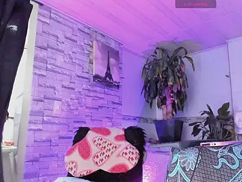 BeautyCatalella1 online show from 9, 5, 2026
