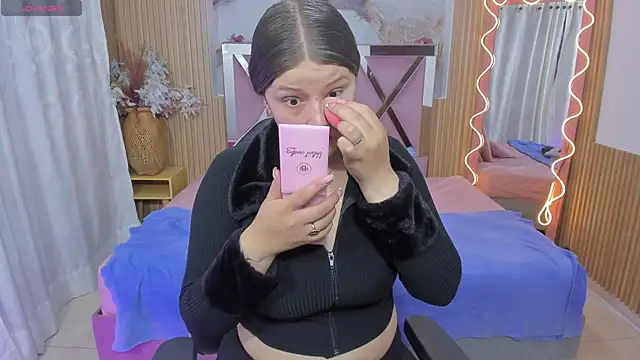 Snapshot of Krysstal_tay1 chatting on 13, 5, 2026 Krysstal tay1 online show from 13, 5, 2026