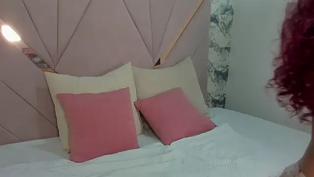 mia ortizz  online show from 10, 6, 2026