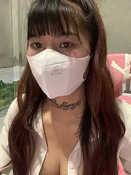 Lilyy18 online show from 4, 6, 2026