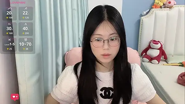 Snapshot of Luna-666 chatting on 2, 6, 2026 Luna-666 online show from 2, 6, 2026