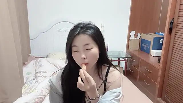 Snapshot of XIAOnaimao-001 chatting on 7, 5, 2026 XIAOnaimao-001 online show from 7, 5, 2026