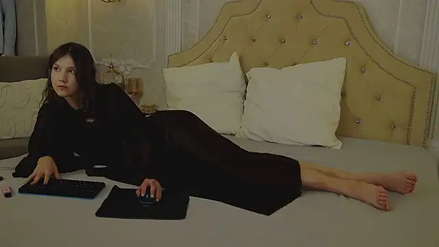 Aria Alves online show from 21, 7, 2026
