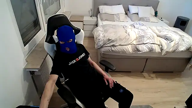 BadBoyMasked online show from 28, 4, 2026
