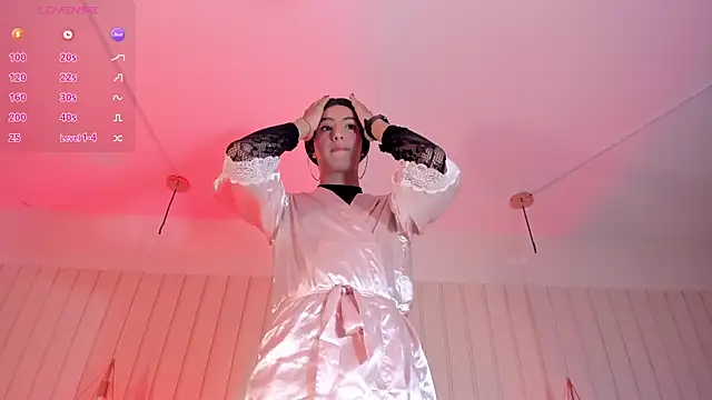 nicki-west online show from 9, 7, 2026