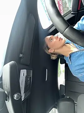 ZenyShy online show from 31, 5, 2026