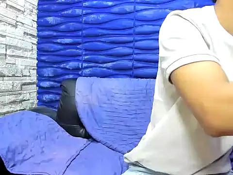 milox castro online show from 28, 4, 2026