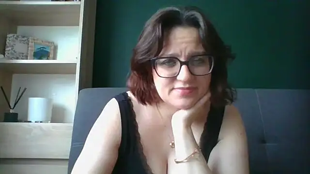 Snapshot of sensual_paris chatting on 8, 7, 2026 sensual paris online show from 8, 7, 2026