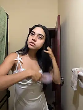 mia moonna online show from 3, 7, 2026