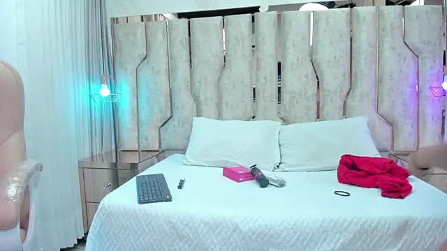 chica nocturna25 online show from 26, 5, 2026