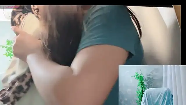 Snapshot of LuMei-Love chatting on 19, 6, 2026 LuMei-Love online show from 19, 6, 2026