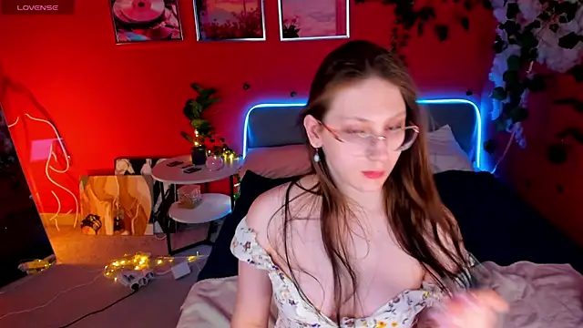 Queen Milena online show from 6, 5, 2026