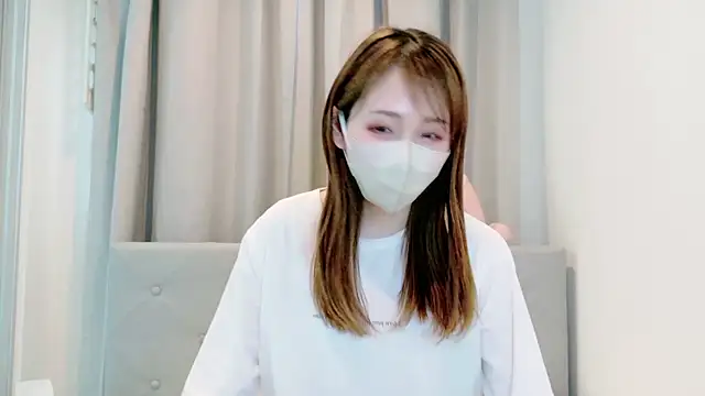 momoka  o0 online show from 8, 5, 2026
