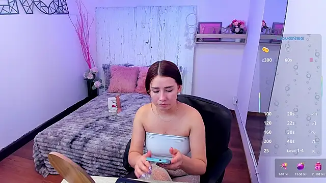 Lana Fiore online show from 17, 7, 2026