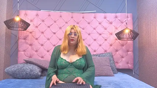 Snapshot of valeria-niuk chatting on 14, 5, 2026 valeria-niuk online show from 14, 5, 2026
