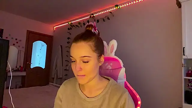 TrixyPaw online show from 28, 4, 2026