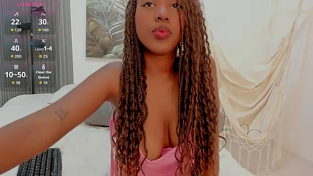 Kiara Curls online show from 28, 7, 2026