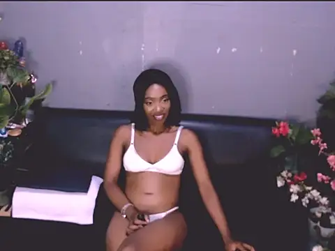 LolaSavageXO online show from 13, 5, 2026