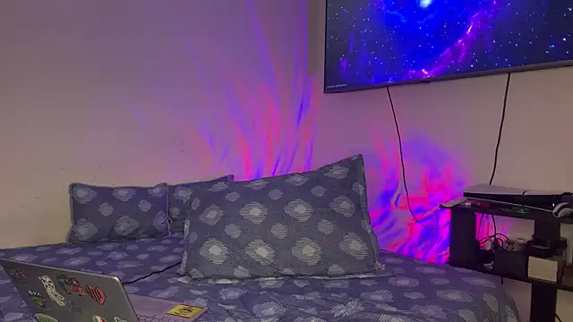 SexxxySquirterStev777 online show from 17, 6, 2026