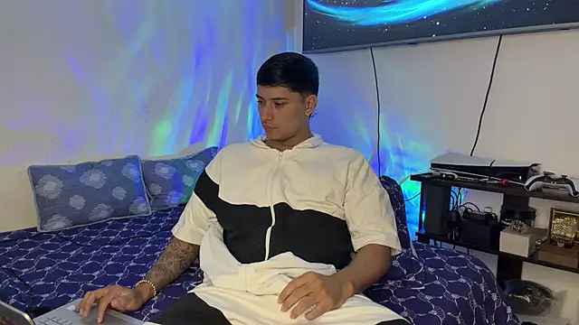 SexxxySquirterStev777 online show from 30, 6, 2026