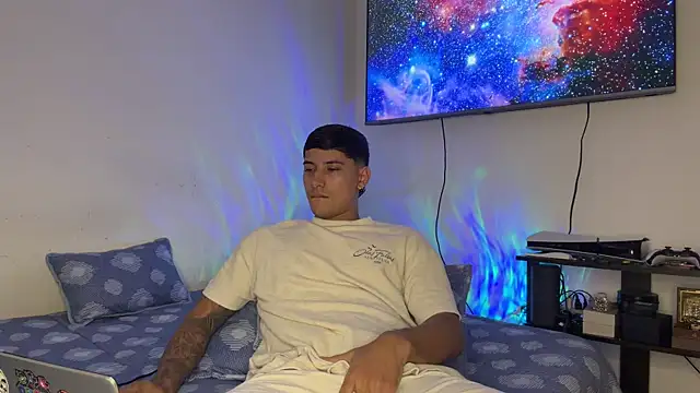SexxxySquirterStev777 online show from 27, 5, 2026