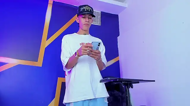 Timmy Turner333 online show from 4, 7, 2026
