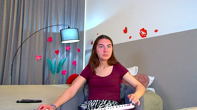AlisaAlarie online show from 20, 5, 2026