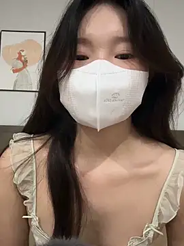 Snapshot of Ni_Tran chatting on 6, 5, 2026 Ni Tran online show from 6, 5, 2026