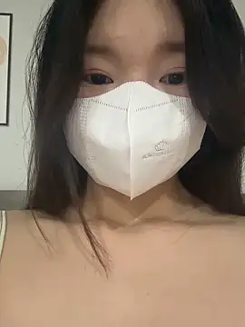 Snapshot of Ni_Tran chatting on 4, 5, 2026 Ni Tran online show from 4, 5, 2026
