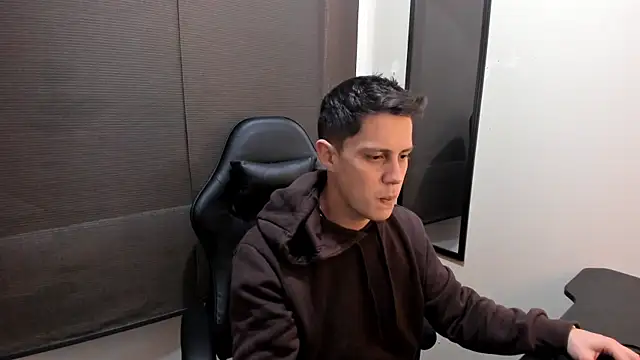 Snapshot of KendricTorres chatting on 2, 6, 2026 KendricTorres online show from 2, 6, 2026