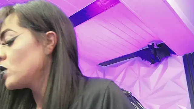 Snapshot of LilithMauve chatting on 5, 5, 2026 LilithMauve online show from 5, 5, 2026