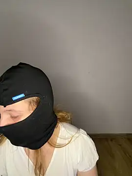 SweetyLucy555 online show from 12, 6, 2026