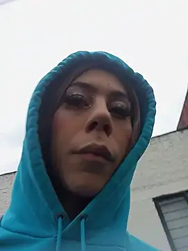 ZoeyPetit online show from 4, 6, 2026