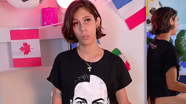 ZoeyPetit online show from 29, 6, 2026