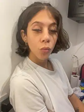 ZoeyPetit online show from 4, 7, 2026