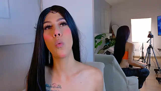 ZoeyPetit online show from 6, 6, 2026