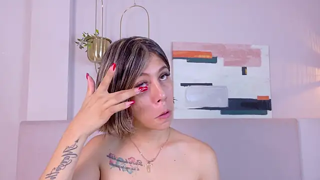 ZoeyPetit online show from 19, 7, 2026