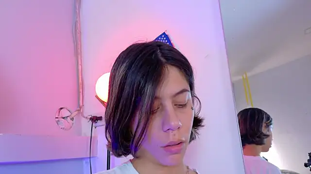 ZoeyPetit online show from 12, 7, 2026
