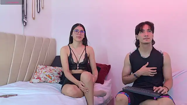 sweetauracouple online show from 18, 5, 2026